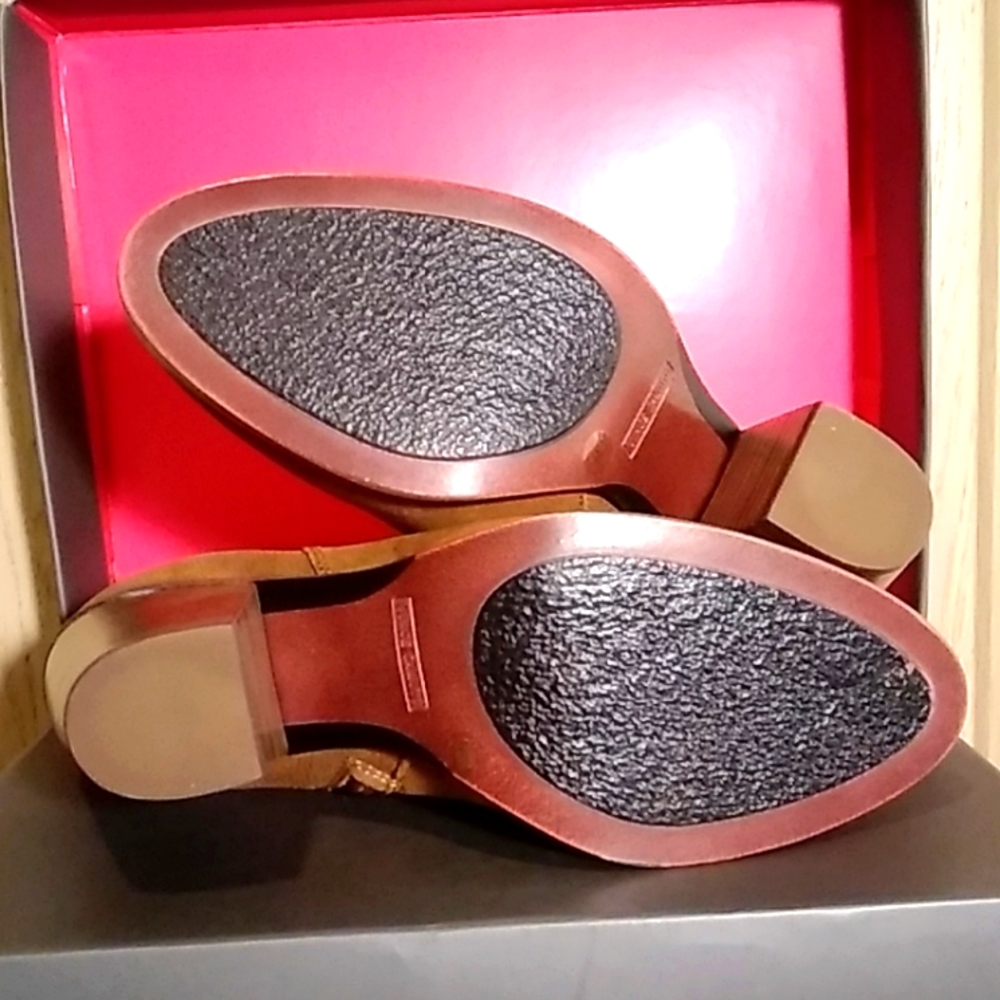 VINCE CAMUTO ankle Boots sz 9 - Picture 4 of 5